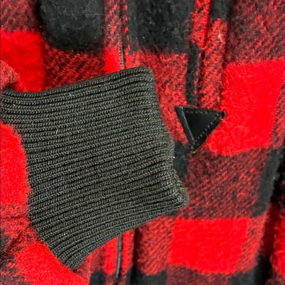 Vintage Classic Canadian Red and Black Checkered Men's Flanelle Jacket - Picture 6 of 8